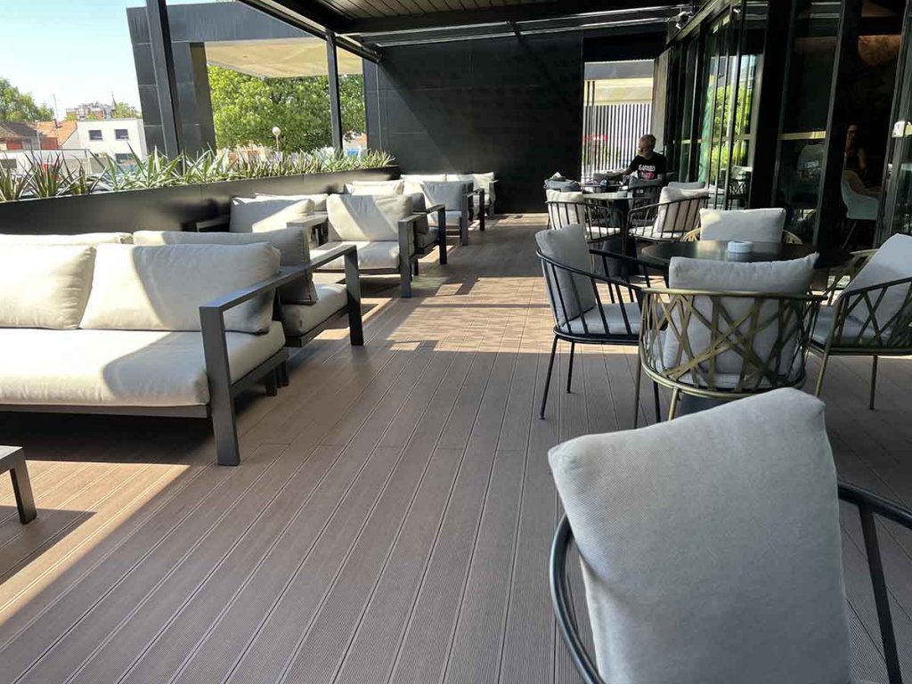 WPC Decking Select Wenge - terasa Hotel Turist Varazdin 2